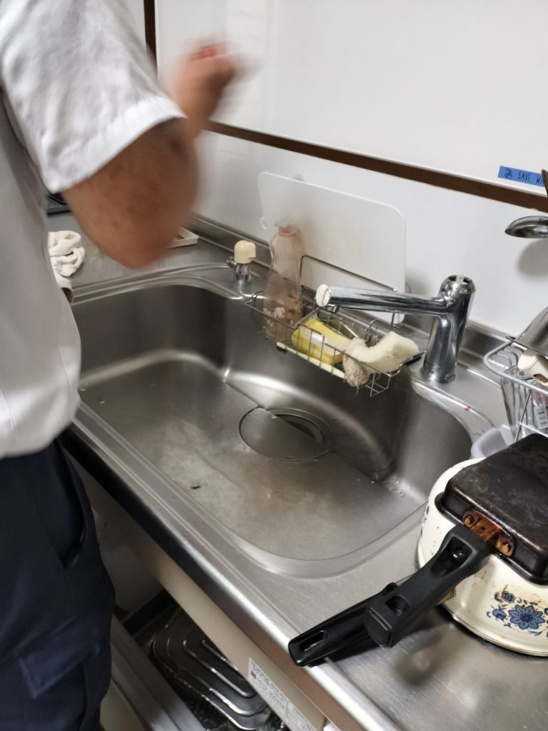 上大岡キッチン蛇口の水漏れ、雷に打たれるぞ⚡