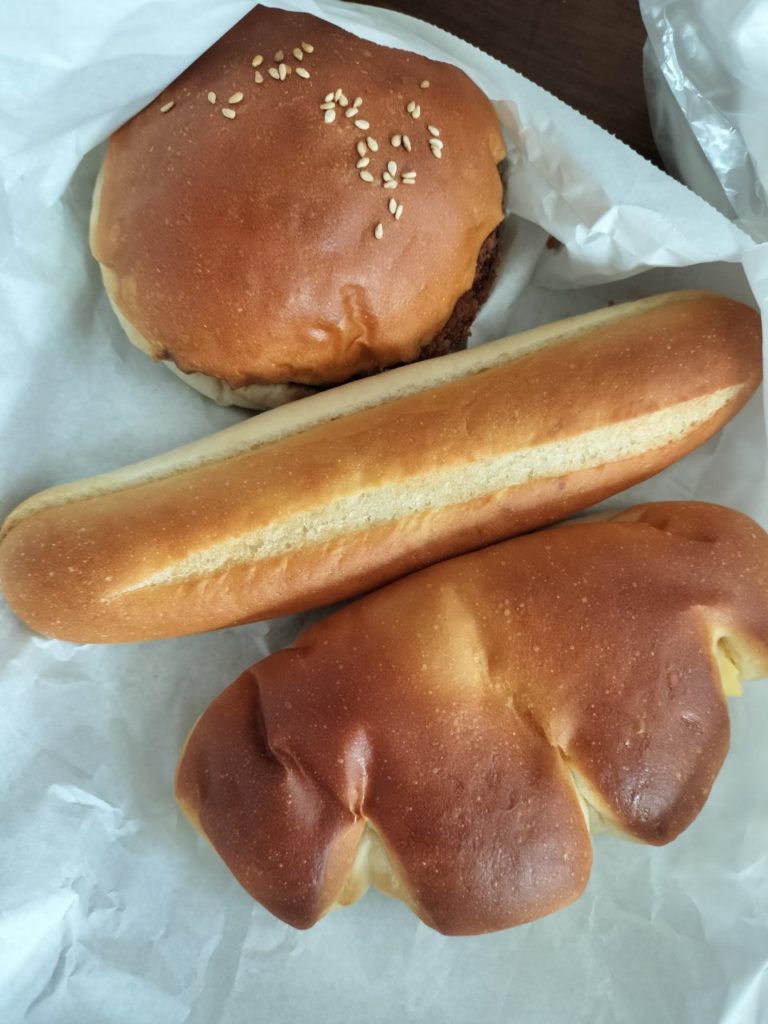 まだエアコン治らない、昭島めちゃうまパン🍞